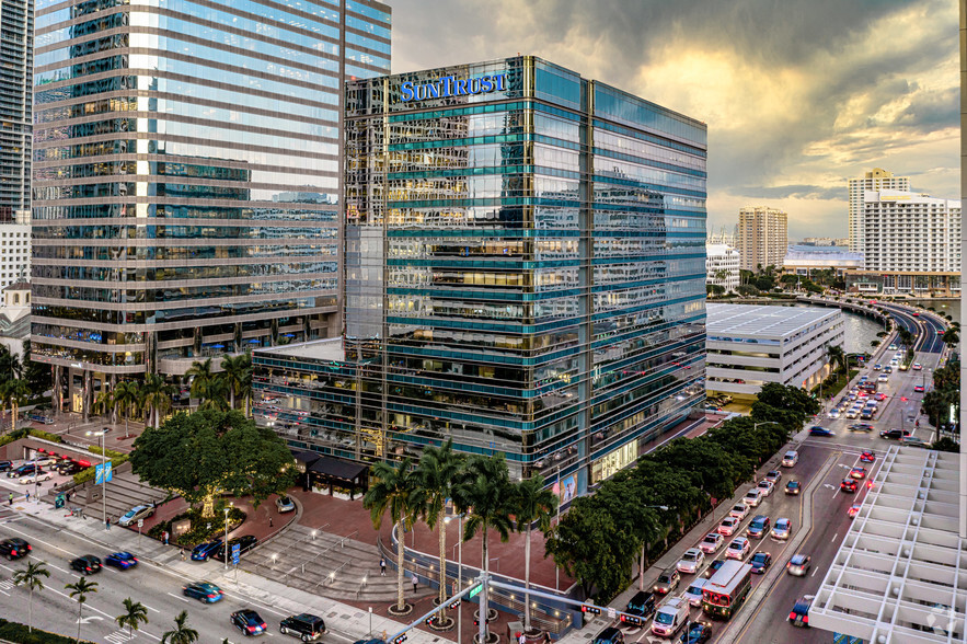 777 Brickell Ave, Miami, FL en alquiler - Foto del edificio - Imagen 1 de 8