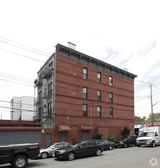 253 Van Brunt St, Brooklyn, NY en venta - Foto del edificio - Imagen 2 de 17