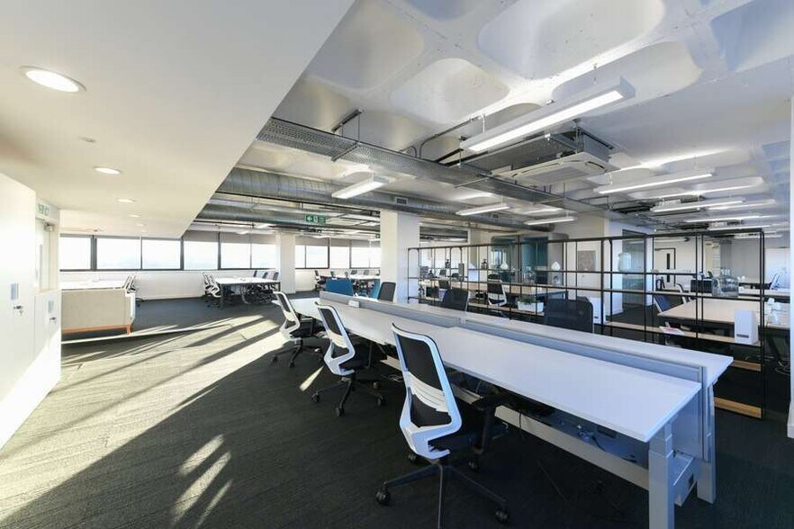 1 Station Sq, Bracknell en venta - Foto del edificio - Imagen 2 de 8