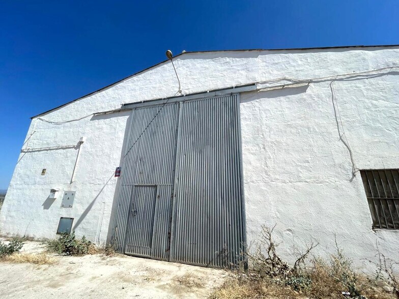 Nave en Mengíbar en venta - Foto del edificio - Imagen 2 de 3