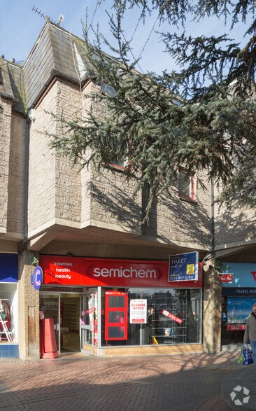 28-58 La Porte Precinct, Grangemouth en venta - Foto del edificio - Imagen 3 de 9