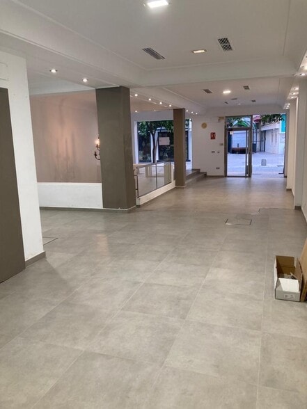 Local en Córdoba, Córdoba en alquiler - Foto del interior - Imagen 2 de 9