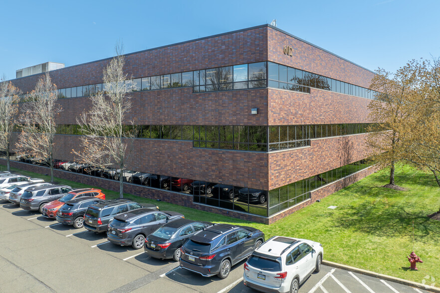 602 Office Center Dr, Fort Washington, PA en alquiler - Foto del edificio - Imagen 3 de 5