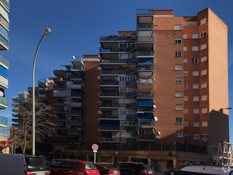 Avenida Nuevo Versalles, 201, Fuenlabrada, Madrid en venta - Foto del edificio - Imagen 2 de 3