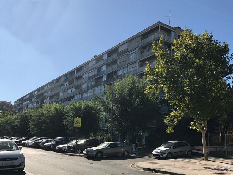 Calle Ministro Fernandez Ordoñez, 2, Alcorcón, Madrid en alquiler - Foto del edificio - Imagen 2 de 2