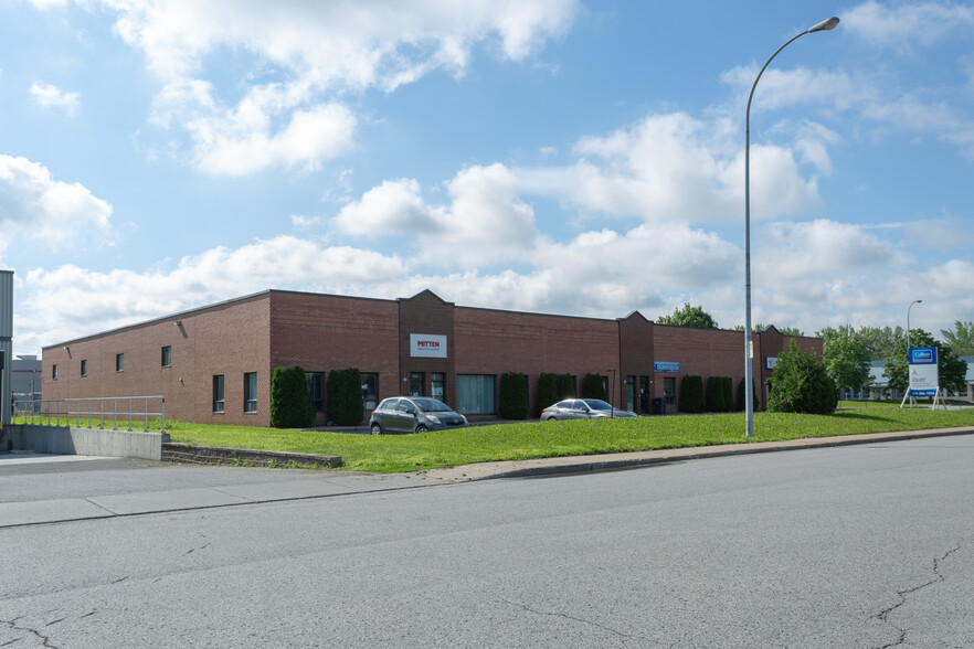 3413 1re Rue, Longueuil, QC en alquiler - Foto principal - Imagen 1 de 3