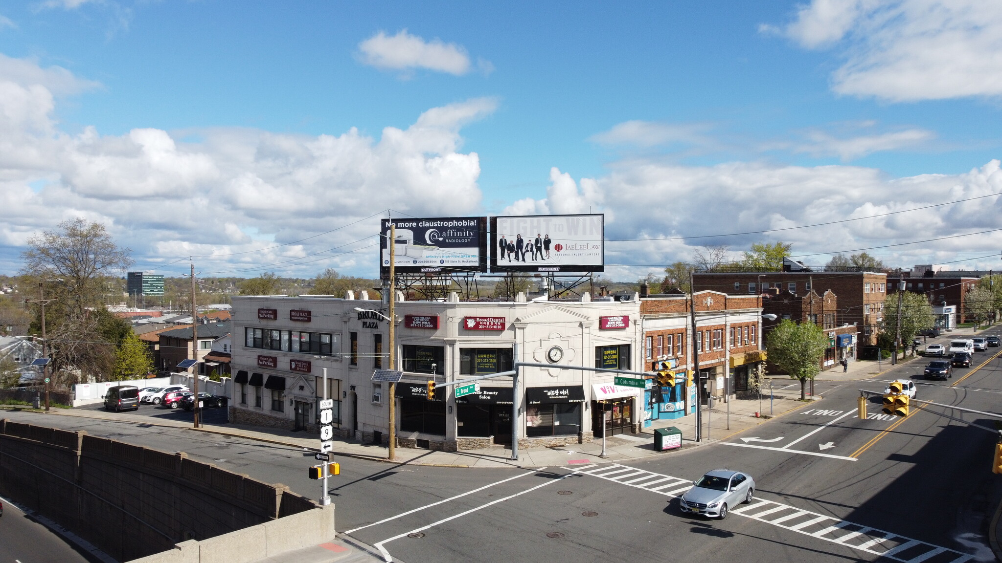 1 W Columbia Ave, Palisades Park, NJ en venta Foto del edificio- Imagen 1 de 26