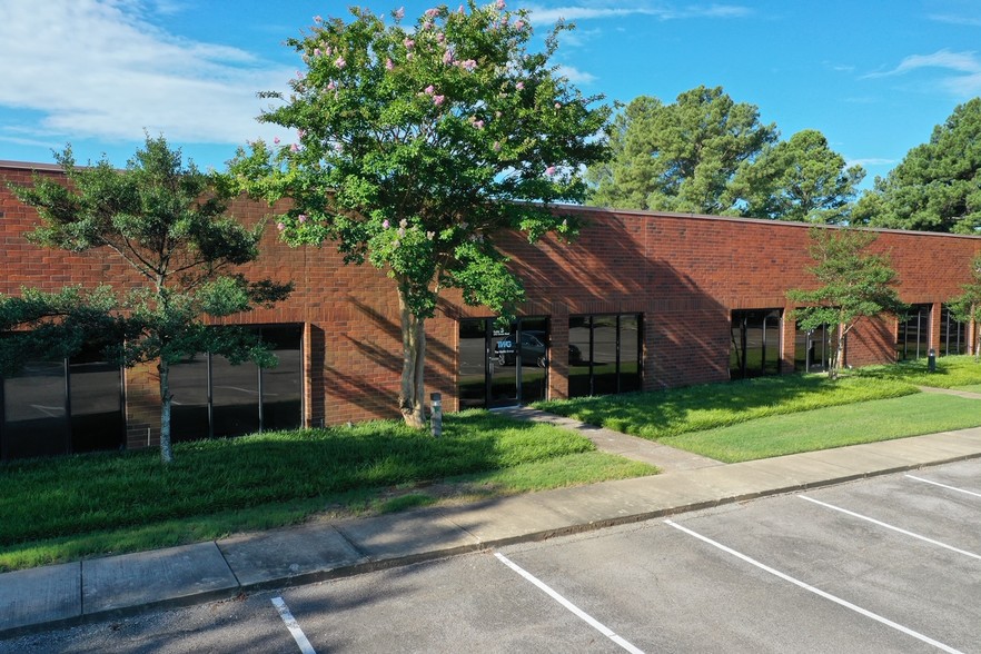 2170 Business Center Dr, Memphis, TN en alquiler - Foto del edificio - Imagen 1 de 21