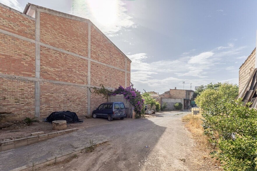Calle de los Arcos, 7, Albolote, Granada en venta - Foto del edificio - Imagen 3 de 26