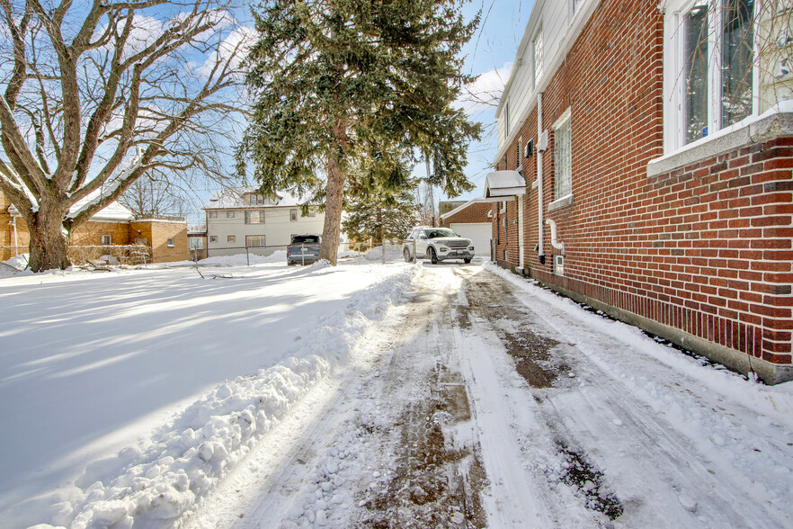 2025 Clinton St, Buffalo, NY en venta - Foto del edificio - Imagen 3 de 34