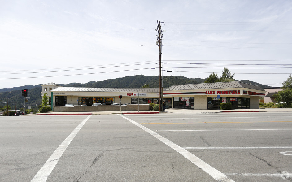 3800 Foothill Blvd, Glendale, CA en alquiler - Foto del edificio - Imagen 3 de 4