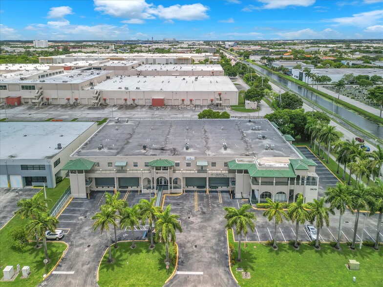 2470 NW 102nd Pl, Doral, FL en venta - Foto del edificio - Imagen 2 de 58