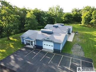 Más detalles para 699 Versailles Rd, Silver Creek, NY - Naves en venta