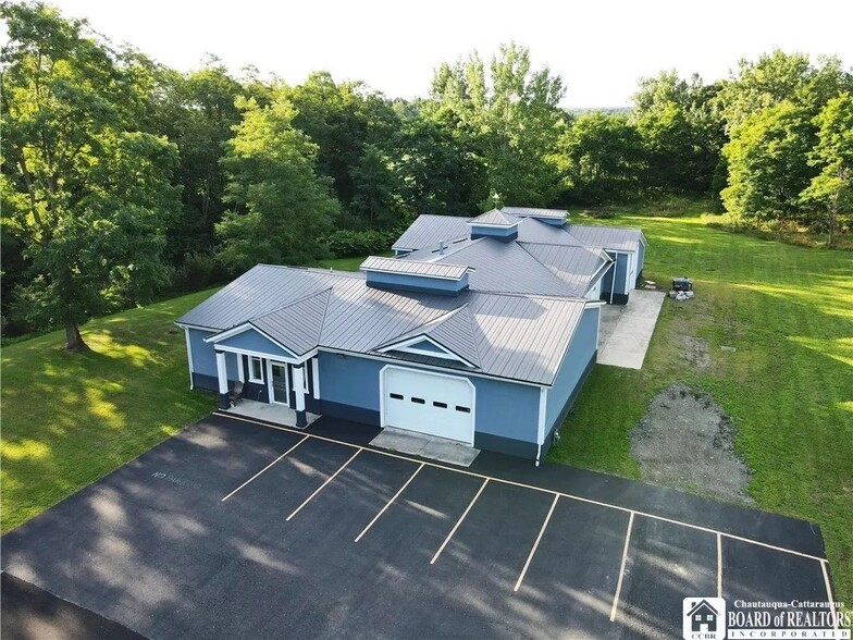 699 Versailles Rd, Silver Creek, NY en venta - Foto del edificio - Imagen 1 de 17