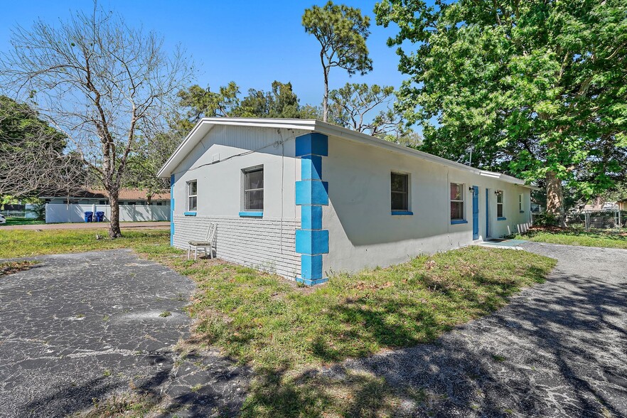 15197 Westminister Ave, Clearwater, FL en venta - Foto del edificio - Imagen 2 de 3