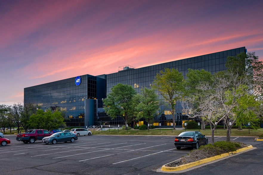 3190 S Vaughn Way, Aurora, CO en alquiler - Foto del edificio - Imagen 1 de 6