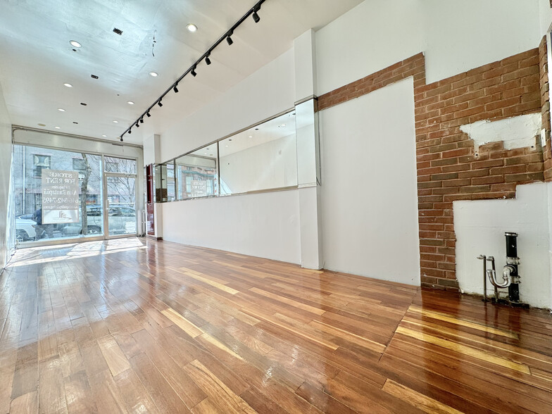 216-222 Eighth Ave, New York, NY en alquiler - Foto del interior - Imagen 1 de 7