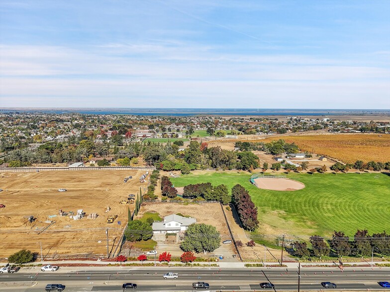 950 Laurel Rd, Oakley, CA en alquiler - Foto del edificio - Imagen 1 de 1