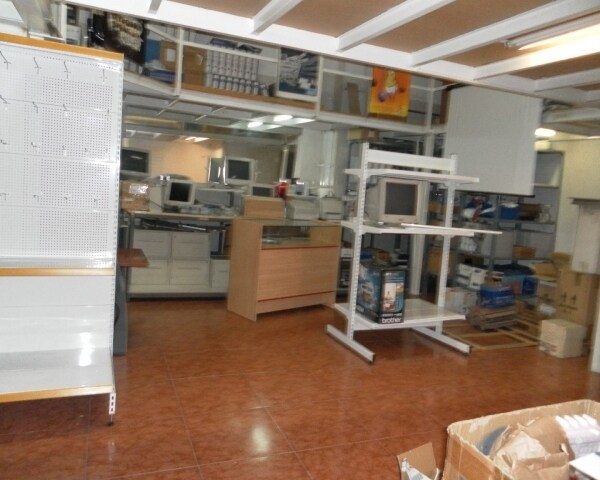 Local en Córdoba, Córdoba en alquiler - Foto del edificio - Imagen 2 de 6