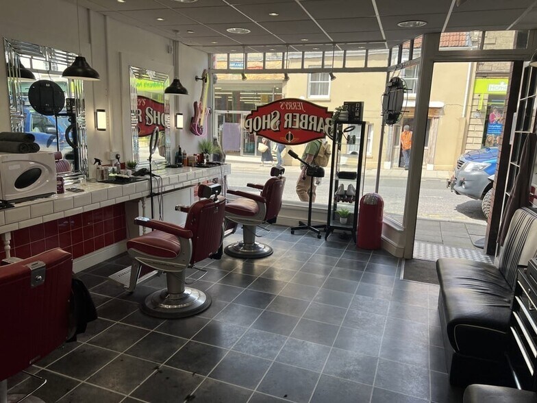 68-68a High St, Glastonbury en venta - Foto del interior - Imagen 2 de 7