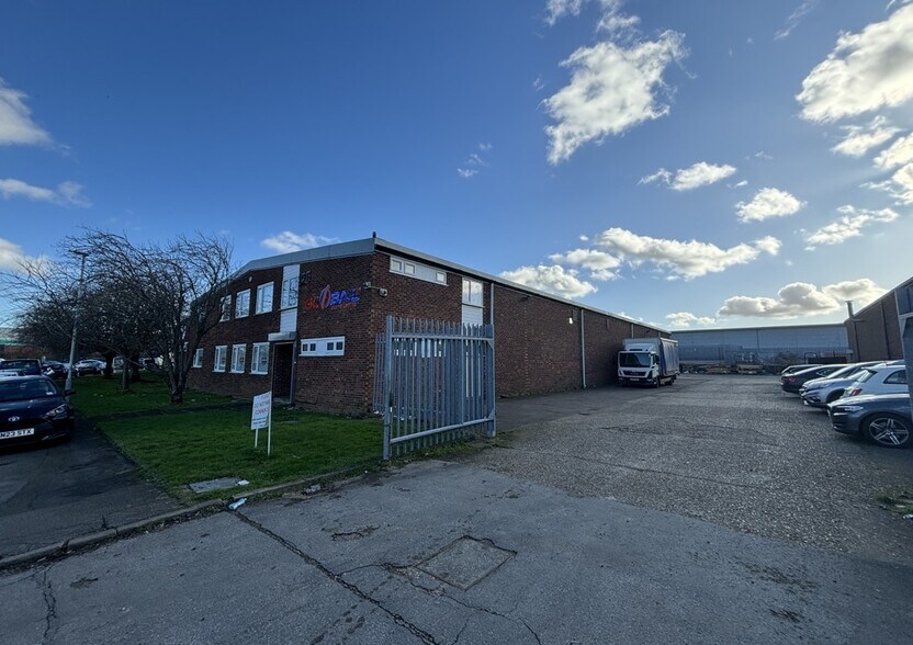 25-27 Bilton Way, Luton en alquiler - Foto del edificio - Imagen 2 de 2