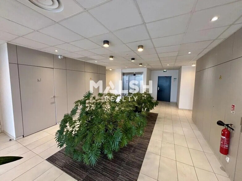 Oficina en Lyon en venta - Vestíbulo - Imagen 2 de 12