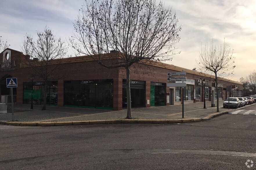 Avenida España, 4, Villanueva de la Torre, Guadalajara en alquiler - Foto del edificio - Imagen 2 de 4