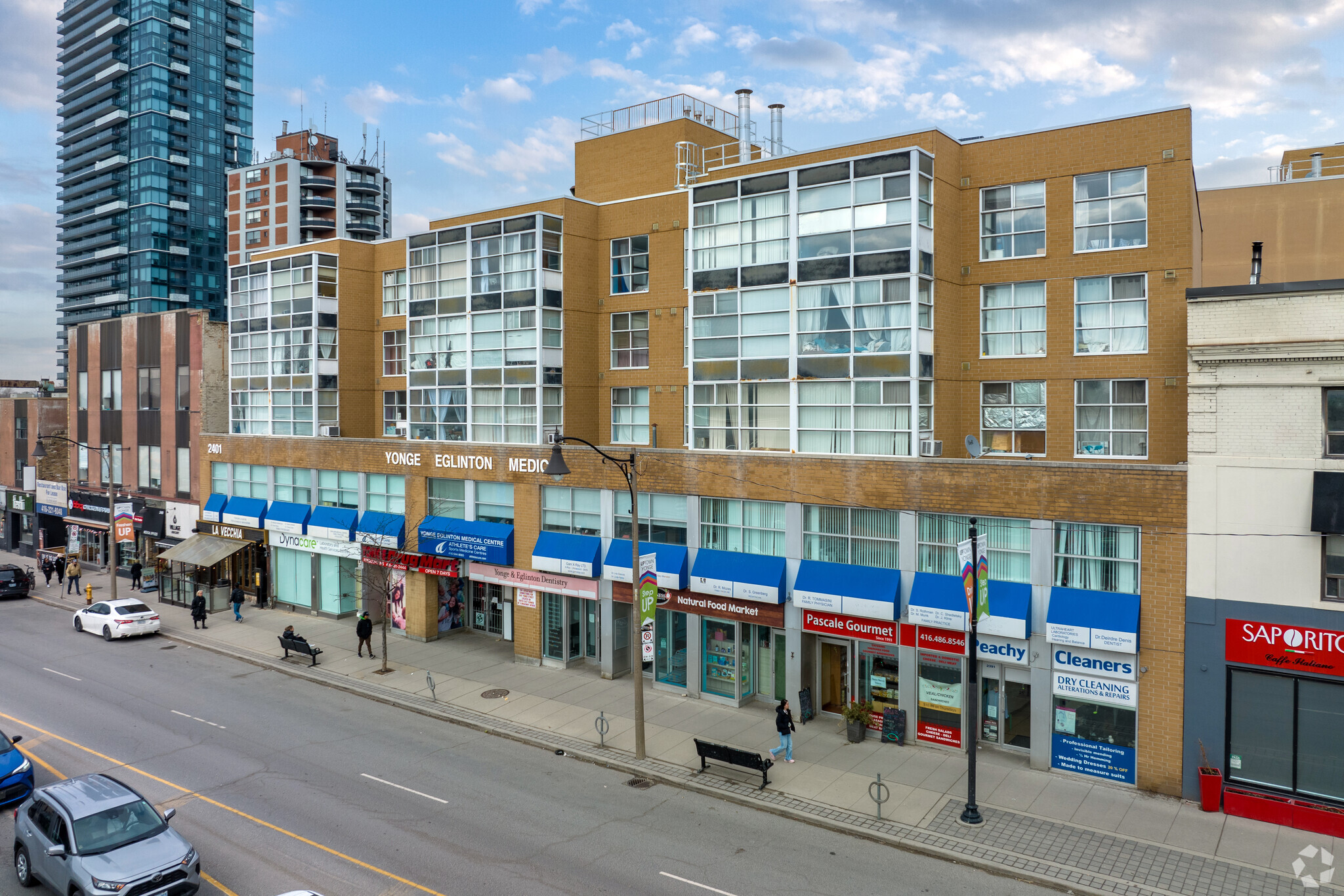 2401 Yonge St, Toronto, ON en alquiler Foto del edificio- Imagen 1 de 5