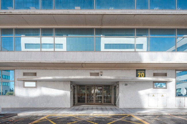 Más detalles de Avenida Sur de Barajas, 20, Madrid - Oficina en alquiler