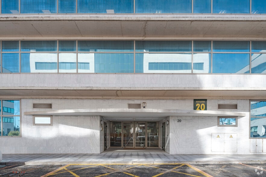 Avenida Sur de Barajas, 20, Madrid, Madrid en alquiler - Foto del edificio - Imagen 3 de 23