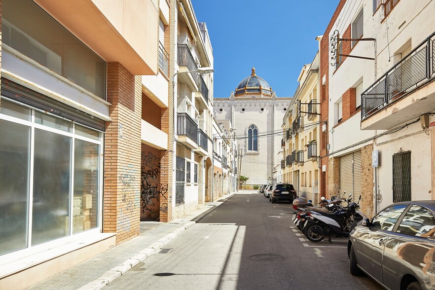 Edificio residencial en Sant Pere de Ribes, Barcelona en venta - Foto del edificio - Imagen 2 de 12