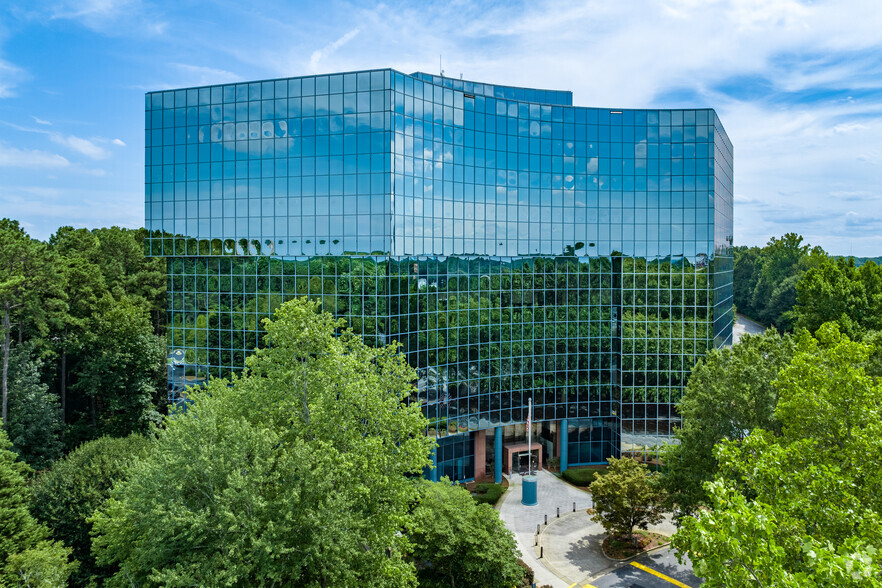 100 Crescent Center Pkwy, Tucker, GA en alquiler - Foto del edificio - Imagen 1 de 20