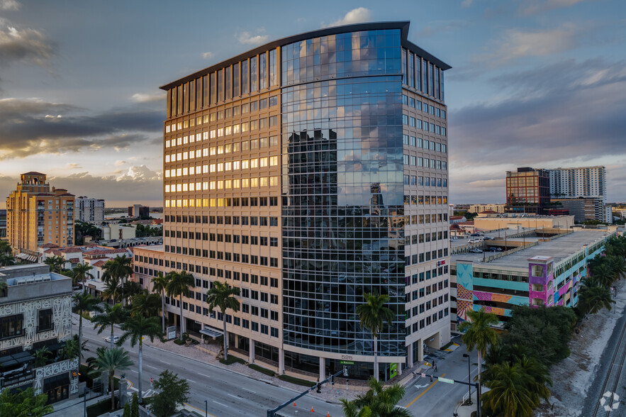 525 Okeechobee Blvd, West Palm Beach, FL en alquiler - Foto del edificio - Imagen 1 de 12