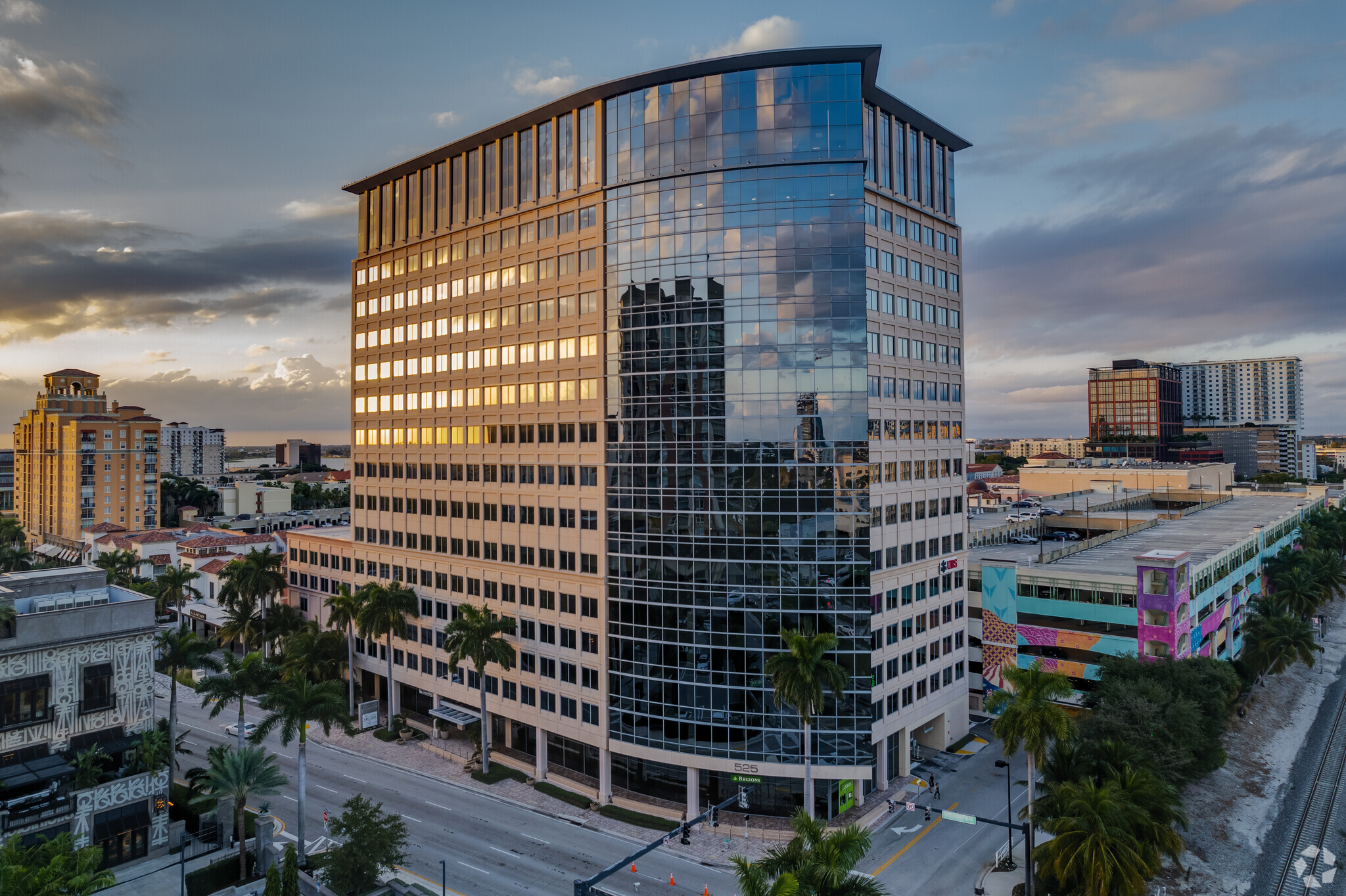 525 Okeechobee Blvd, West Palm Beach, FL en alquiler Foto del edificio- Imagen 1 de 13