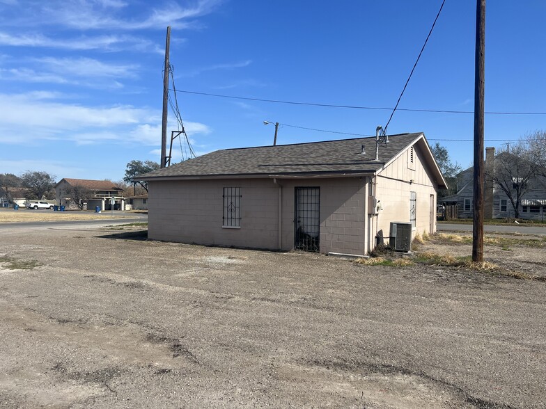 518 E Market, Sinton, TX en venta - Foto del edificio - Imagen 2 de 6