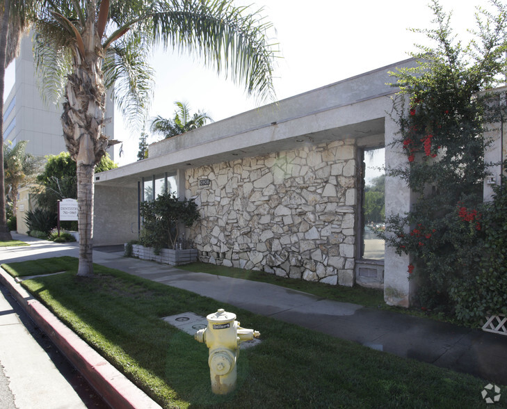 10906 Riverside Dr, North Hollywood, CA en alquiler - Foto del edificio - Imagen 2 de 6