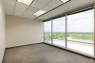 17950 Preston Rd, Dallas, TX en alquiler Foto del interior- Imagen 2 de 2