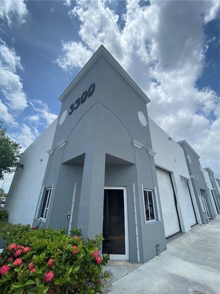 3300 NW 112th Ave, Miami, FL en alquiler - Foto del edificio - Imagen 1 de 32