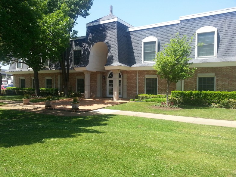 1615 W Abram St, Arlington, TX en alquiler - Foto del edificio - Imagen 3 de 7