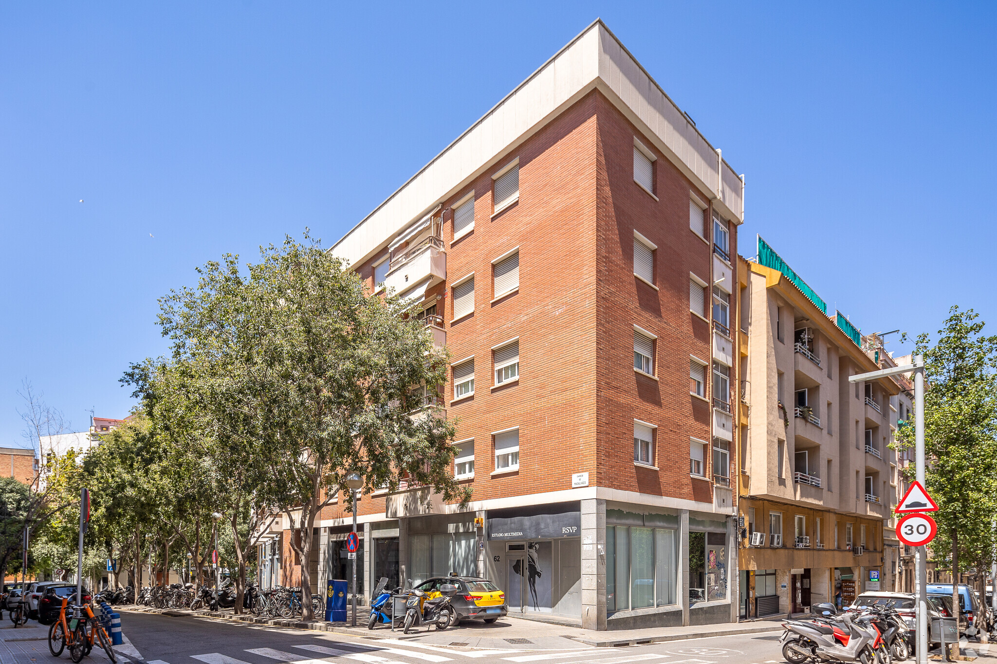 Carrer de Magalhaes, 62, Barcelona, Barcelona en venta Foto principal- Imagen 1 de 4