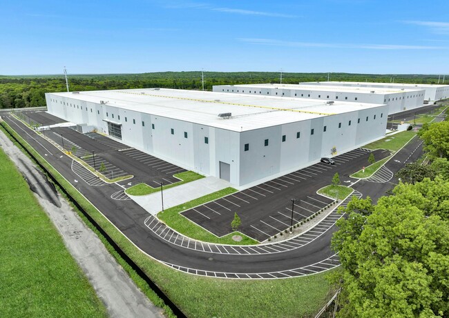 Más detalles para 1001 Express Drive North, Yaphank, NY - Naves en venta