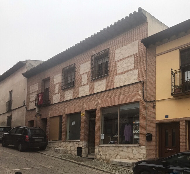 Más detalles de Calle Carpinteros, 4, Chinchón - Oficina/Local en alquiler