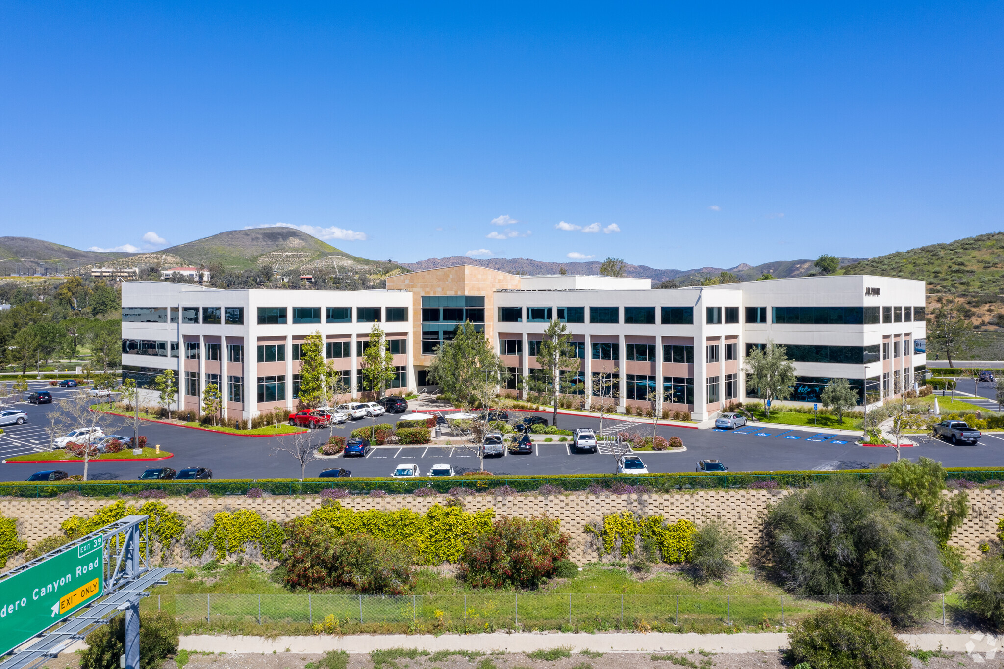 30870 Russell Ranch Rd, Westlake Village, CA en alquiler Foto del edificio- Imagen 1 de 6