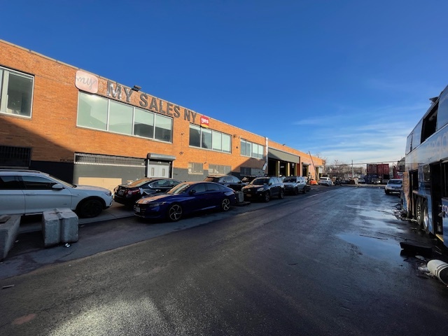 75 Onderdonk Ave, Maspeth, NY en venta - Foto del edificio - Imagen 2 de 39