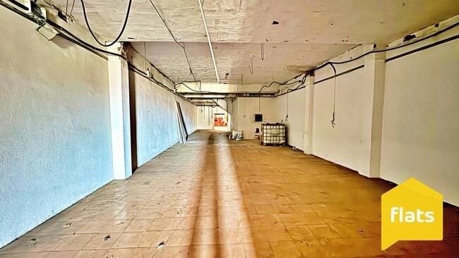 Más detalles de Carrer de Mossèn Camil Rossell, Santa Coloma de Gramenet - Edificio residencial​ en venta