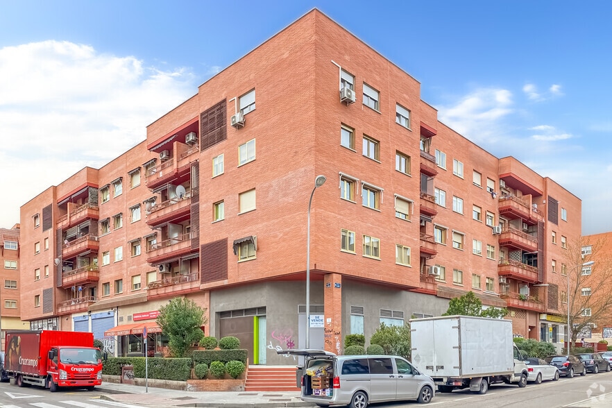 Calle Alaró, 7, Madrid, Madrid en venta - Foto del edificio - Imagen 2 de 2