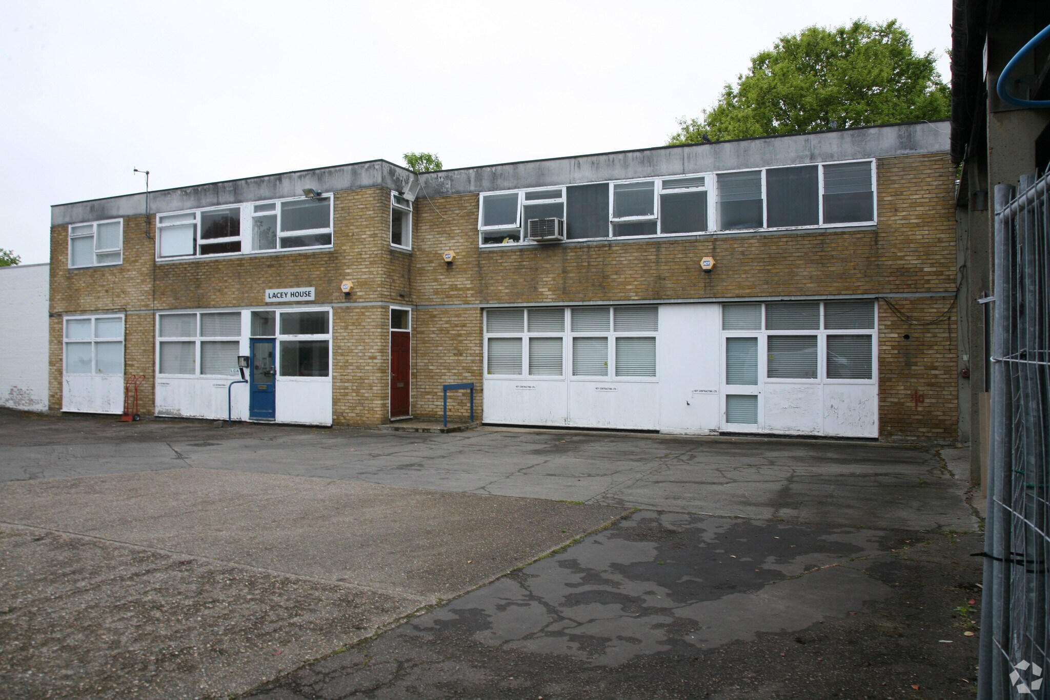 Holly Rd, Hampton en venta Foto del edificio- Imagen 1 de 3