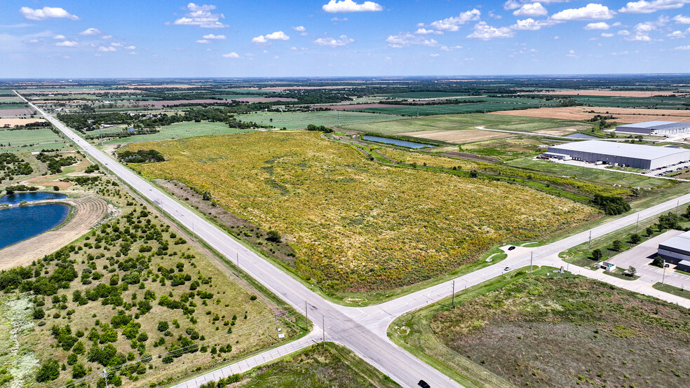 NEC of 53rd St & N Webb rd, Bel Aire, KS en alquiler - Foto del edificio - Imagen 3 de 4