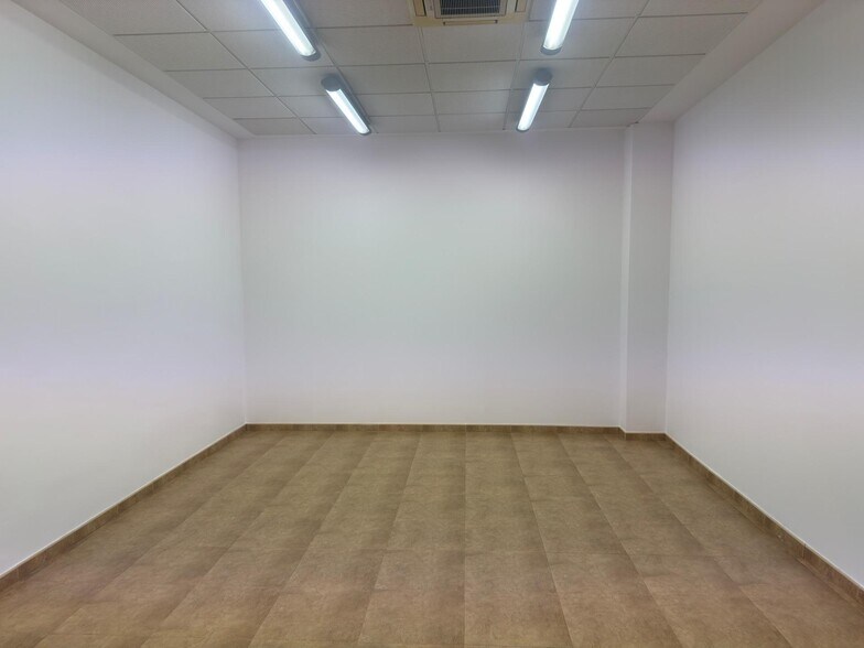 Local en Algemesí en alquiler - Foto del interior - Imagen 3 de 14