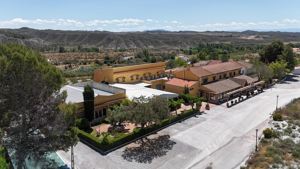 Local en Castilléjar en venta - Foto del edificio - Imagen 2 de 50